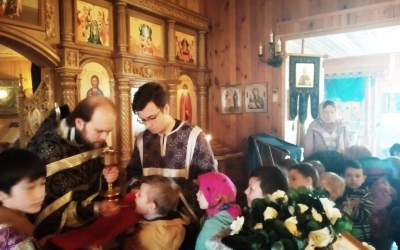 Воспитанники детского сада села Карманово причастились Святых Христовых Таин