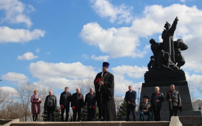 торжественный митинг, посвященный дню памяти командующего 33-й армией, генерал-лейтенанта М.Г. Ефрем