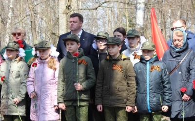 торжественный митинг, посвященный дню памяти командующего 33-й армией, генерал-лейтенанта М.Г. Ефрем