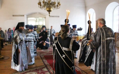 Архиерейское служение в Великий Вторник и общеепархиальная исповедь