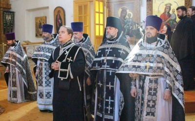 Архиерейское служение в Великий Вторник и общеепархиальная исповедь