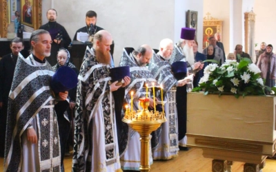 Архиерейское служение в Великий Вторник и общеепархиальная исповедь