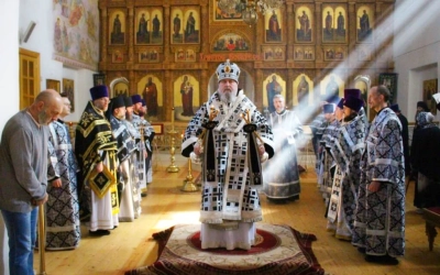 Архиерейское служение в Великий Вторник и общеепархиальная исповедь