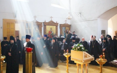 Архиерейское служение в Великий Вторник и общеепархиальная исповедь