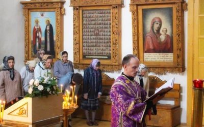 Преосвященный епископ Сергий совершил Божественную литургию св. Василия Великого