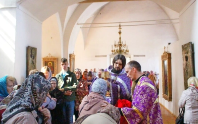 Преосвященный епископ Сергий совершил Божественную литургию св. Василия Великого