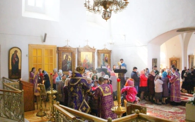 Преосвященный епископ Сергий совершил Божественную литургию св. Василия Великого