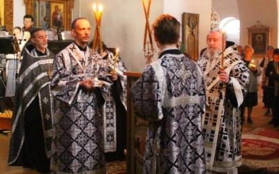 Епископ Сергий возглавил Утреню с чтением 12-ти Евангелий Страстей Христовых