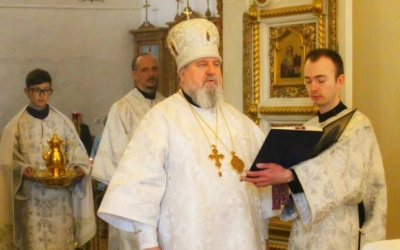 В Великую Субботу Преосвященный епископ Сергий возглавил Литургию