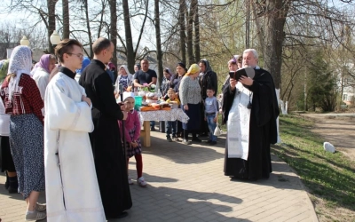 В Великую Субботу Преосвященный епископ Сергий возглавил Литургию