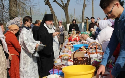 В Великую Субботу Преосвященный епископ Сергий возглавил Литургию