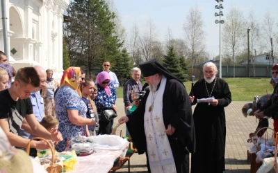 Епископ Вяземский и Гагаринский Сергий в Великую Субботу посетил ряд Вяземских храмов