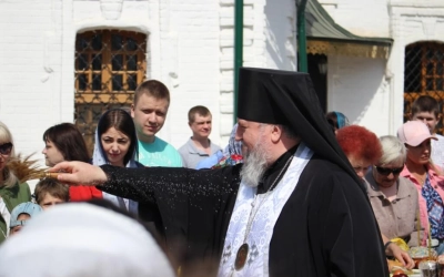 Епископ Вяземский и Гагаринский Сергий в Великую Субботу посетил ряд Вяземских храмов