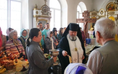 Епископ Вяземский и Гагаринский Сергий в Великую Субботу посетил ряд Вяземских храмов