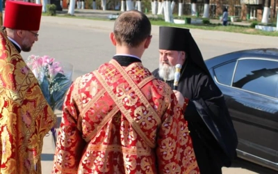Преосвященнейший Епископ Сергий возглавил Божественную литургию в храме Преображения Господня