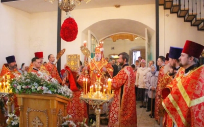 Преосвященнейший Епископ Сергий возглавил Божественную литургию в храме Преображения Господня