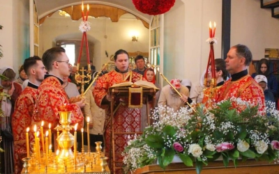 Преосвященнейший Епископ Сергий возглавил Божественную литургию в храме Преображения Господня