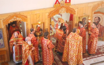 Преосвященнейший Епископ Сергий возглавил Божественную литургию в храме Преображения Господня