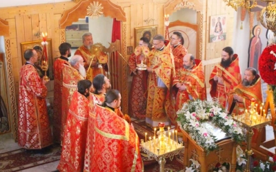 Преосвященнейший Епископ Сергий возглавил Божественную литургию в храме Преображения Господня