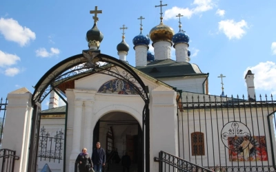 Преосвященнейший Епископ Сергий возглавил Божественную литургию в храме Преображения Господня