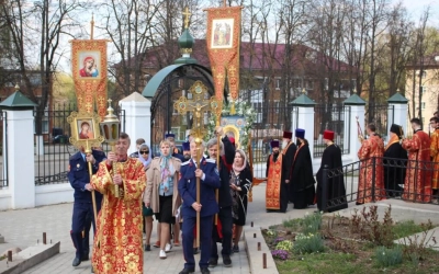 Преосвященнейший Епископ Сергий возглавил Божественную литургию в храме Преображения Господня