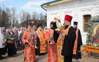 Преосвященнейший Епископ Сергий возглавил Божественную литургию в храме Преображения Господня