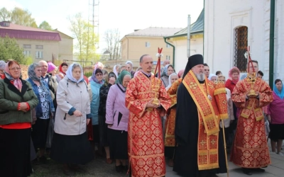 Преосвященнейший Епископ Сергий возглавил Божественную литургию в храме Преображения Господня