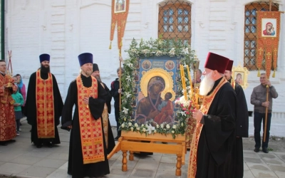 Преосвященнейший Епископ Сергий возглавил Божественную литургию в храме Преображения Господня