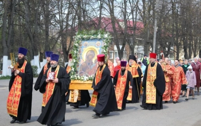 Преосвященнейший Епископ Сергий возглавил Божественную литургию в храме Преображения Господня