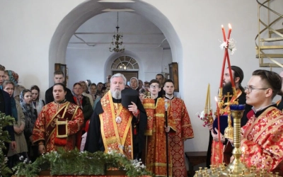 Преосвященнейший Епископ Сергий возглавил Божественную литургию в храме Преображения Господня